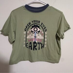 Colorful Planet Open Your Eyes to Mother Earth Green Cropped Oversized Shirt
